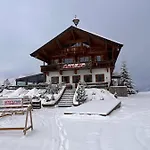 Lägenhetshotell Maierl-alm & Maierl-chalets