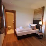 公寓式酒店 梅埃尔 - 阿尔姆&梅埃尔-小木屋公寓式酒店 4*