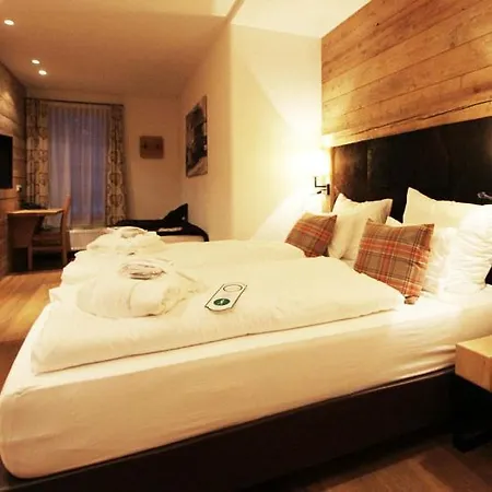 Maierl-alm & Maierl-chalets Aparthotel