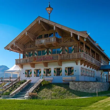 Maierl-alm & Maierl-chalets アパートホテル 4*